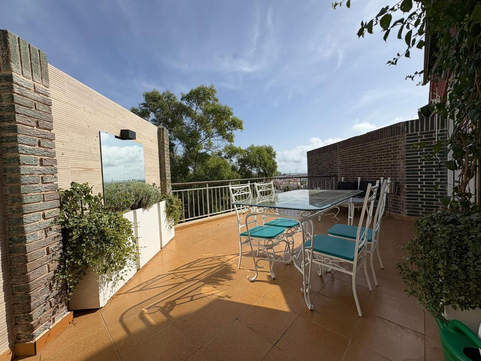 Seaview Penthouse Apartment *
