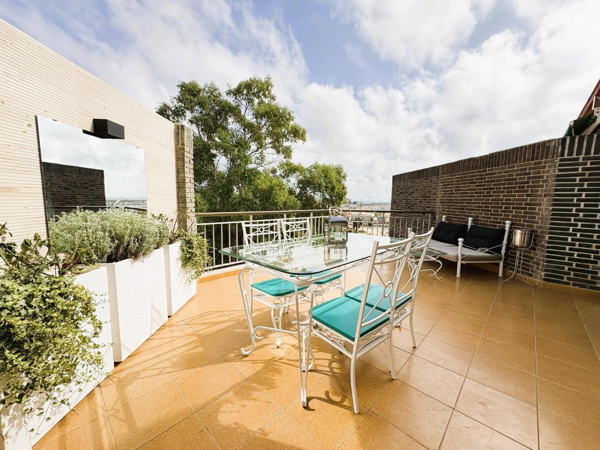 Seaview Penthouse Apartment